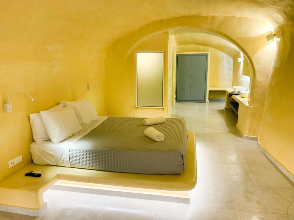 M Residence Santorini Johnnie Cave ثيرا المظهر الخارجي الصورة