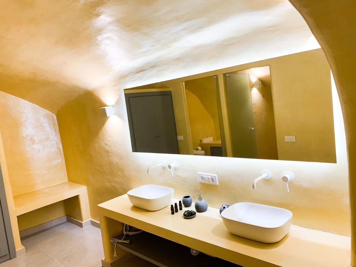 M Residence Santorini Johnnie Cave ثيرا المظهر الخارجي الصورة